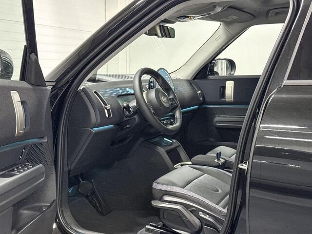 Mini COUNTRYMAN E | Classic Uitvoering | Pakket M Plus | Trekhaak | 18" Asteroid Spoke