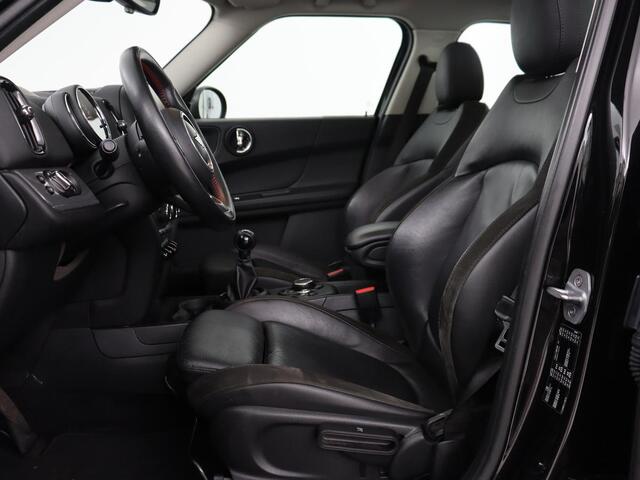 Mini COUNTRYMAN Mini 1.5 Cooper | Panoramadak | Leder | Stoelverwarming | Climate Control | JCW pakket | Head-up | Harman/Kardon