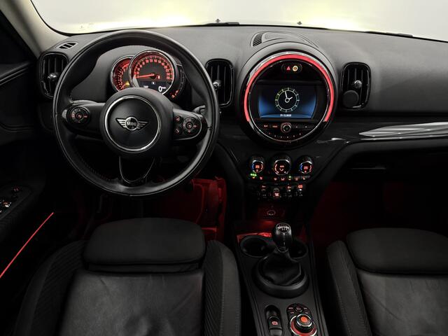 Mini COUNTRYMAN Mini 1.5 One Chili Half leder, Parkeersensoren, Navoi, Keyless start, Stoelverwarming, Clima, Cruise control