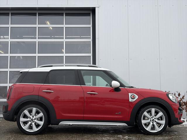 Mini COUNTRYMAN Mini 1.5 Cooper S E ALL4 Chili 225pk | Virtual Cockpit | Airco automatisch | Bluetooth | Cruise control | Elektrisch glazen panorama-dak | LED koplampen | Lederen bekleding | Navigatiesysteem full map | Voorstoelen verwarmd | Zeer nette auto!