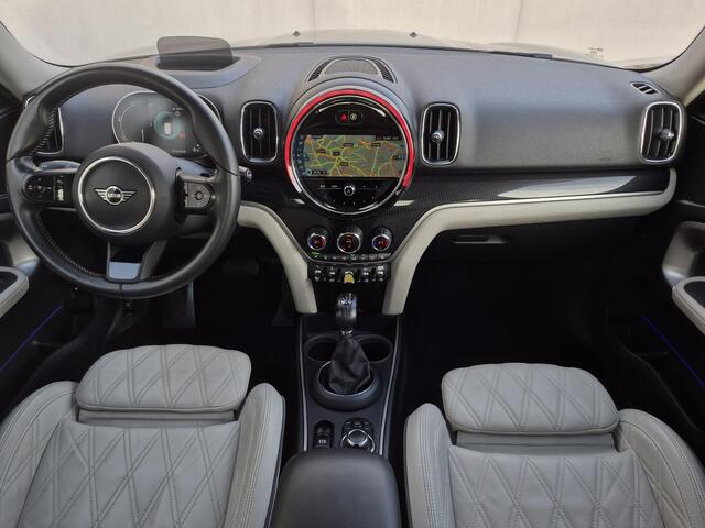 Mini COUNTRYMAN 1.5 Cooper S E ALL4 PHEV MINI Yours Automaat / Dealer onderhouden / Leder / Schuifdak / Elektrische stoelen / Harman Kardon / Adaptieve CC / HUD / Achteruitrijcamera / Parkeer assistent / Apple Carplay Android /