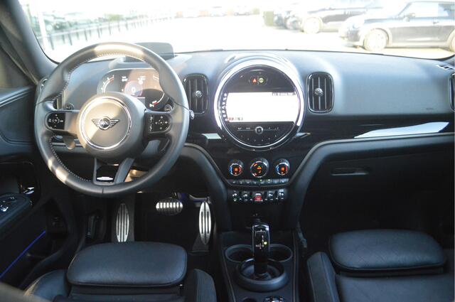 Mini COUNTRYMAN Cooper S JCW Automaat / Panoramadak / Achteruitrijcamera / LED / Head-Up / Park Assistant / Stoelverwarming / Comfort Access