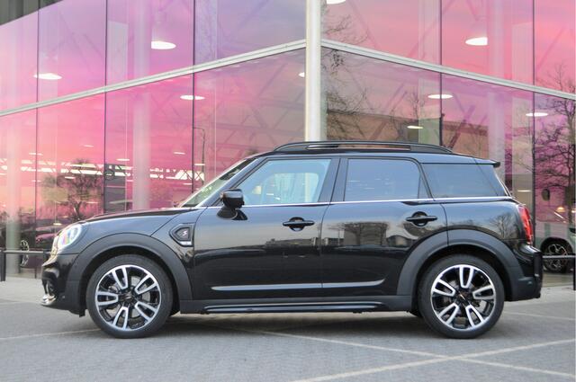 Mini COUNTRYMAN Cooper S JCW Automaat / Panoramadak / Achteruitrijcamera / LED / Head-Up / Park Assistant / Stoelverwarming / Comfort Access