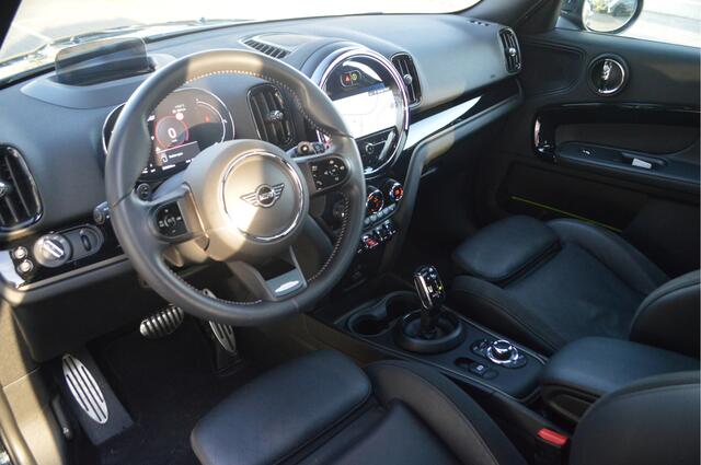 Mini COUNTRYMAN Cooper S JCW Automaat / Panoramadak / Achteruitrijcamera / LED / Head-Up / Park Assistant / Stoelverwarming / Comfort Access