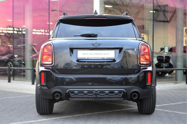 Mini COUNTRYMAN Cooper S JCW Automaat / Panoramadak / Achteruitrijcamera / LED / Head-Up / Park Assistant / Stoelverwarming / Comfort Access