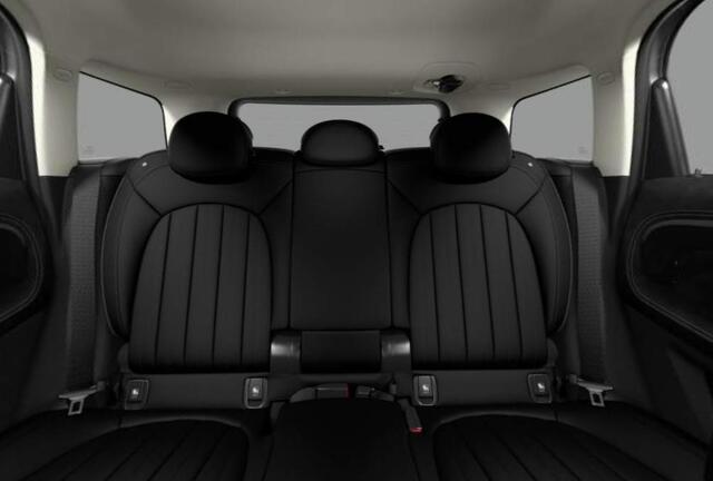 Mini COUNTRYMAN Cooper S E ALL4 Panoramadak - Active Cruise Control - Elektrisch verwarmbare/verstelbare stoelen - Harman Kardon - Driving/Parking Assistent - Comfort acces - Head up - Achteruitrijcamera -