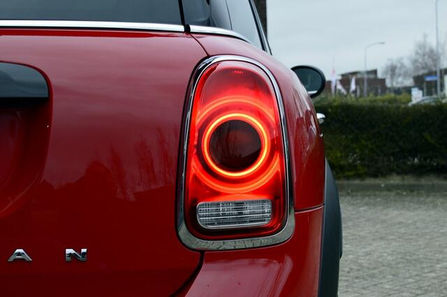 Mini COUNTRYMAN Mini 1.5 JCW Uitvoering Rijklaarprijs-Garantie Panoramadak Sport interieur Led Navigatie Trekhaak