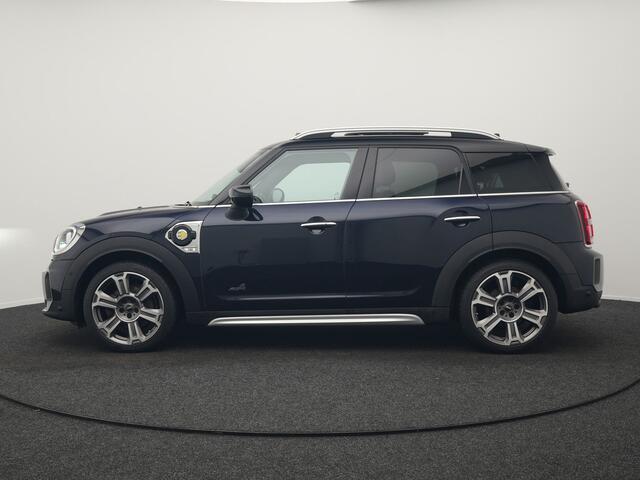 Mini COUNTRYMAN 1.5 Cooper S E ALL4 MINI Yours Plug In Hybrid 220pk Dealer O.H PHEV | Panodak | Adaptive Cruise | Head Up | Lederen Sportstoelen Verwarmd | 19"L.M | Camera | Sfeerverlichting | Keyless | Apple Carplay |