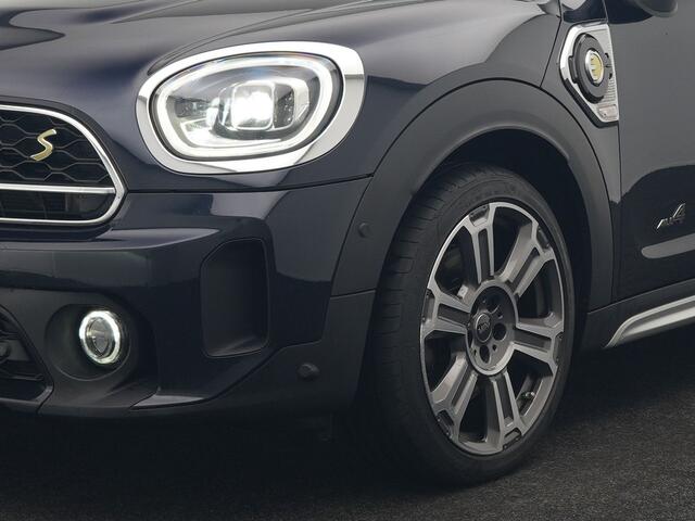 Mini COUNTRYMAN 1.5 Cooper S E ALL4 MINI Yours Plug In Hybrid 220pk Dealer O.H PHEV | Panodak | Adaptive Cruise | Head Up | Lederen Sportstoelen Verwarmd | 19"L.M | Camera | Sfeerverlichting | Keyless | Apple Carplay |