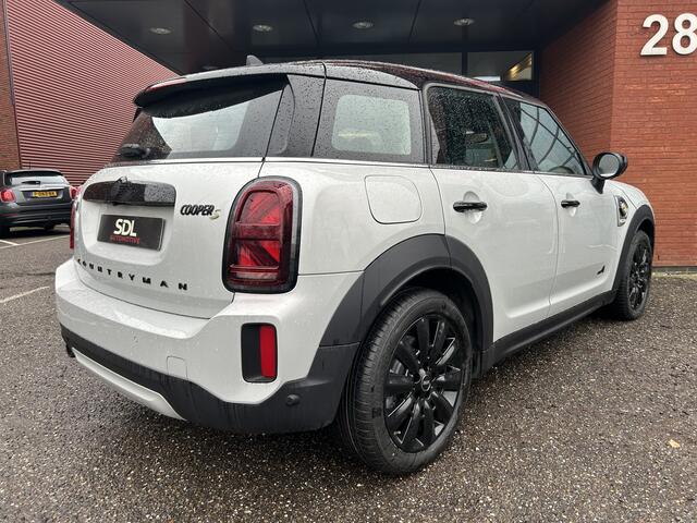 Mini COUNTRYMAN Mini 1.5 Cooper S E ALL4 Classic // FULL LED // NAVI + CARPLAY // KEYLESS // CAMERA // SHADOW LINE // STOELVERWARMING