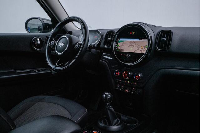 Mini COUNTRYMAN Mini 1.5 One Pepper Full map navigatie/ Cruise control/ Pdc/ Carplay/ Climate control