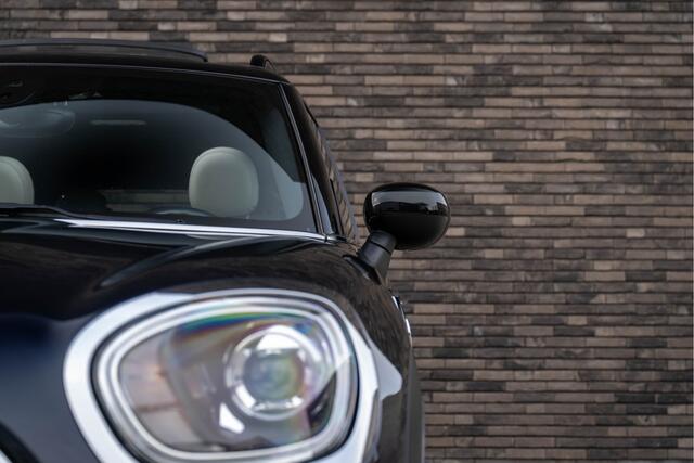 Mini COUNTRYMAN 1.5 Cooper SE Hybrid ALL4 | JCW-Trim | Navigatie | Panorama | Chester Leder | Memory | H&K | Camera | 18"LM | Enigmatic Black