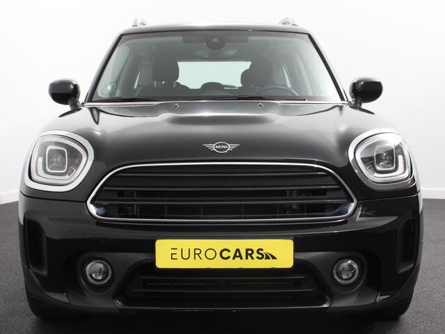 Mini COUNTRYMAN Mini Experience 1.5 Cooper Climate control Stoelverwarming Stuurverwarming Navigatie Achteruitrijcamera Parkeersensoren achter Cruise control LED