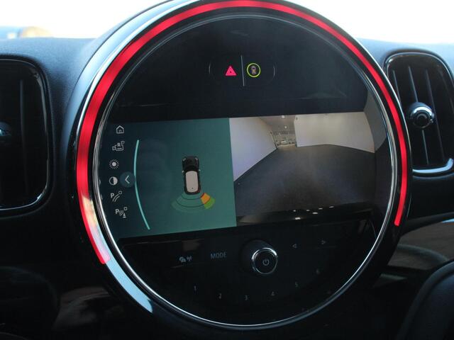 Mini COUNTRYMAN Mini Experience 1.5 Cooper Climate control Stoelverwarming Stuurverwarming Navigatie Achteruitrijcamera Parkeersensoren achter Cruise control LED