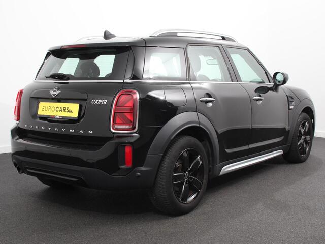 Mini COUNTRYMAN Mini Experience 1.5 Cooper Climate control Stoelverwarming Stuurverwarming Navigatie Achteruitrijcamera Parkeersensoren achter Cruise control LED