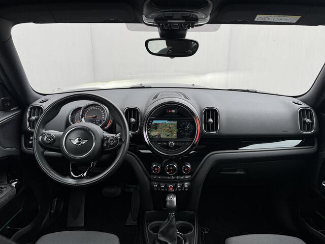 Mini COUNTRYMAN Mini 1.5 Cooper Chili / Dealer onderhouden / Glazen schuif- en kanteldak / Stoelverwarming / Keyless Entry/Start / cruise control / Parkeersensoren Achter