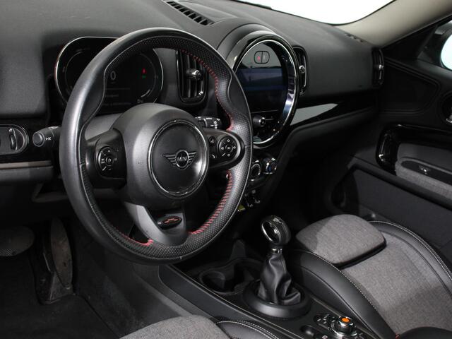 Mini COUNTRYMAN Mini 1.5 Cooper S E Business Automaat ALL4 PHEV Navigatie Parkeer sensoren Keyless start Lichtmetalen velgen Bluetooth