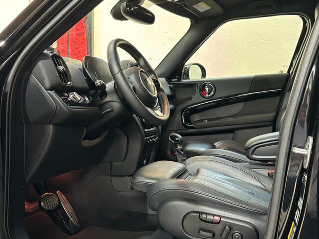 Mini COUNTRYMAN Mini 1.5 Cooper S E ALL4 John Cooper Works | Panoramadak | 19 inch | Memory | NL auto | 1e eigenaar | BTW |