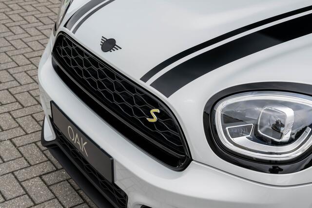 Mini COUNTRYMAN 1.5 Cooper SE Hybride ALL4 JCW-Trim | Navigatie | Panorama | Half Leder | Camera | Head-Up | 18"LM | White Silver