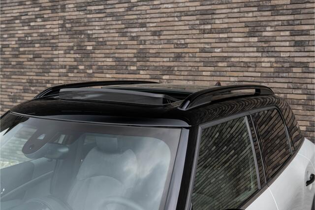 Mini COUNTRYMAN 1.5 Cooper SE Hybride ALL4 JCW-Trim | Navigatie | Panorama | Half Leder | Camera | Head-Up | 18"LM | White Silver