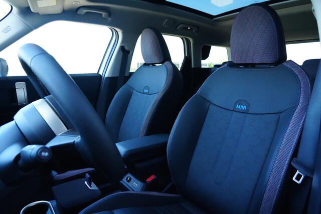 Mini COUNTRYMAN 1.5 Cooper Classic 170pk Panoramadak/Stoelerwarming/Camera