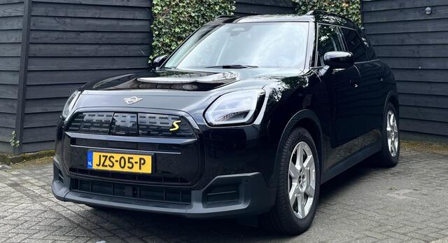 Mini COUNTRYMAN Mini SE ALL4 Favoured M 66.5 kWh 2024 - 312 PK PANO+HUD+STUUR/STOELVRWRMNG