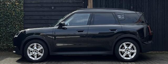 Mini COUNTRYMAN Mini SE ALL4 Favoured M 66.5 kWh 2024 - 312 PK PANO+HUD+STUUR/STOELVRWRMNG