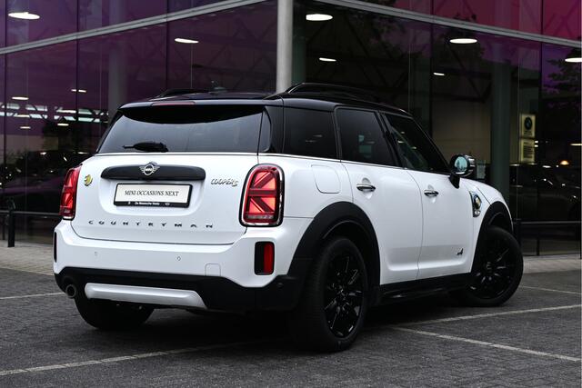 Mini COUNTRYMAN Cooper S E ALL4 Essence / Panoramadak / Comfortstoelen / Comfort Access / Achteruitrijcamera / Harman-Kardon / Head-Up / Elek. stoelen