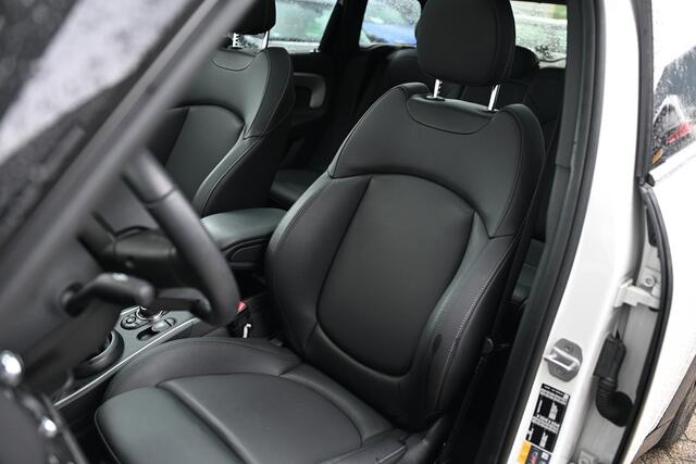 Mini COUNTRYMAN Cooper S E ALL4 Essence / Panoramadak / Comfortstoelen / Comfort Access / Achteruitrijcamera / Harman-Kardon / Head-Up / Elek. stoelen