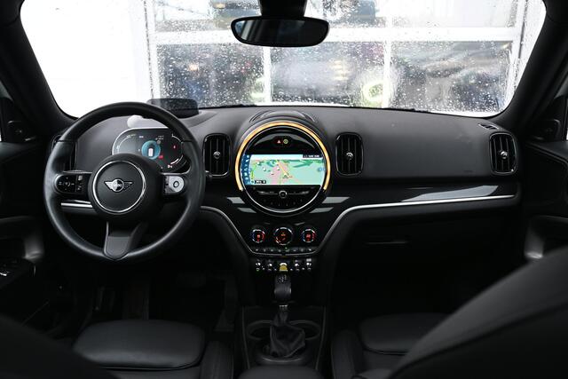 Mini COUNTRYMAN Cooper S E ALL4 Essence / Panoramadak / Comfortstoelen / Comfort Access / Achteruitrijcamera / Harman-Kardon / Head-Up / Elek. stoelen