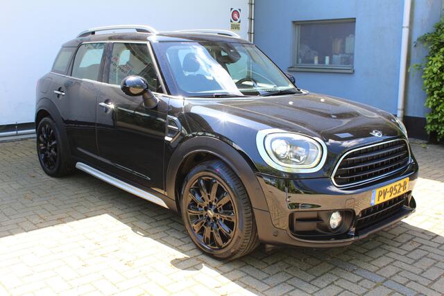 Mini COUNTRYMAN Mini 1.5 Cooper Chili | Incl. 12 maanden Garantie | Stoelverwarming | Keyless entry/start | Parkeersensoren V+A | Cruise controle | Navigatie | Climate controle | Harman/Kardon Audiosysteem | Bluetooth | Draadloze telefoonlader | Trekhaak | Origineel NL A