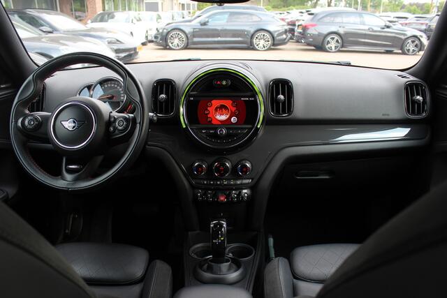 Mini COUNTRYMAN Mini 1.5 Cooper Business Edition / Leder / Navigatie / Parkeerhulp V+A / Harman Kardon / 18'' / Cruise Control