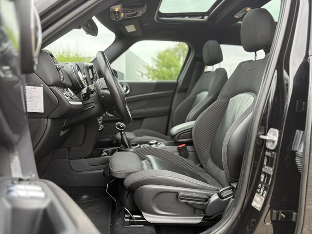 Mini COUNTRYMAN 2.0 Cooper S ALL4 Chili 192pk | Apple Carplay/Android Auto | Elektrisch glazen panorama-dak | Lichtmetalen velgen 19" | Navigatiesysteem full map | Parkeersensor voor en achter | Voorstoelen verwarmd | Dealer onderhouden!