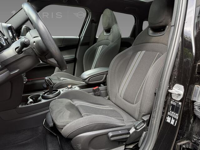 Mini COUNTRYMAN C | John Cooper Works Trim Pakket | 19" LM JCW Circuit Spoke | Glazen panoramadak | Harman-Kardon sound system | Alarmsysteem klasse 3 | Achteruitrijcamera