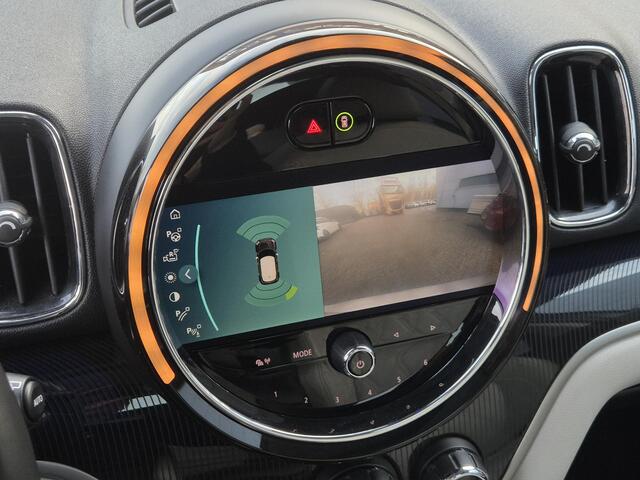 Mini COUNTRYMAN 1.5 Cooper S E ALL4 Yours PHEV / Dealer onderhouden / Leder / Schuifdak / Elektrische stoelen / Harman Kardon / Adaptieve CC / HUD / Achteruitrijcamera / Parkeer assistent / Apple Carplay Android /