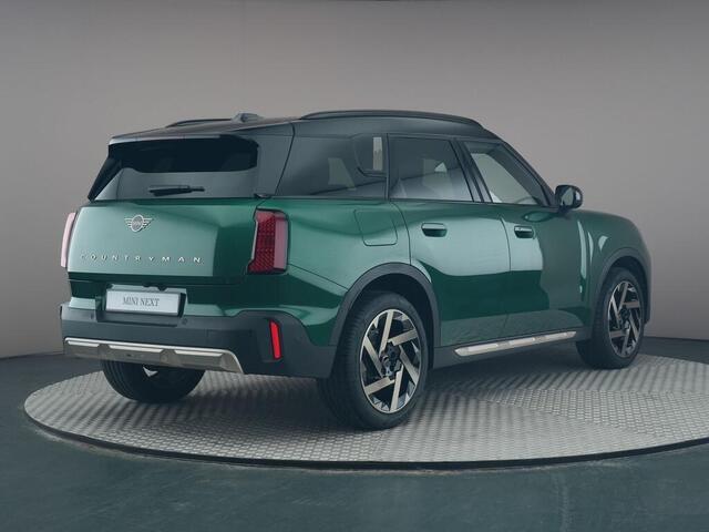 Mini COUNTRYMAN 1.5 C Favoured 156 pk | Pakket M | Panoramadak | Stoelverwarming | Comfort Access |