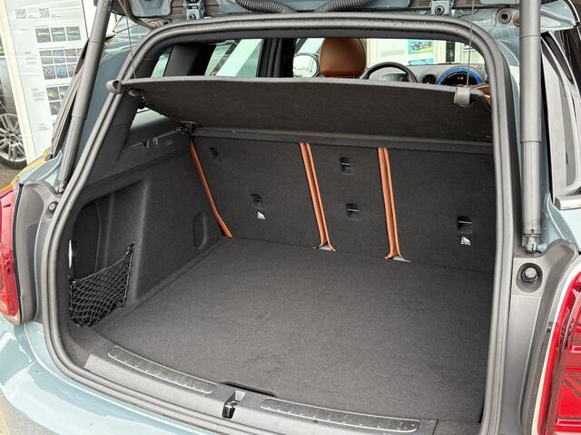 Mini COUNTRYMAN 2.0 Cooper S Classic | NAP | Trekhaak afneembaar | elektrisch glazen panorama-dak | Elektrische achterklep | Achteruitrijcamera | Navigatie | Climate Control | Leer |