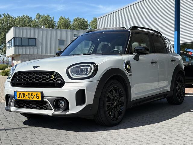 Mini COUNTRYMAN 1.5 Cooper S E ALL4 Chili PHEV | Panoramadak | Leder | Stoelverwarming | Achteruitrijcamera | Winterset