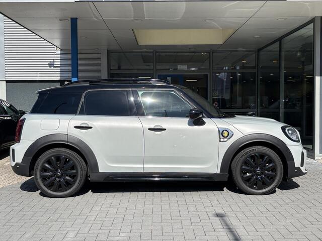 Mini COUNTRYMAN 1.5 Cooper S E ALL4 Chili PHEV | Panoramadak | Leder | Stoelverwarming | Achteruitrijcamera | Winterset