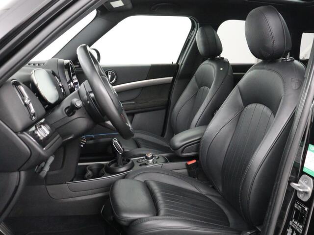 Mini COUNTRYMAN 2.0 Cooper S Hammersmith | Panoramadak | Carplay | Camera | Harmon Kardon | Leder | Stoel verwarming | Elektrische kofferbak | Digital cockpit | Keyless | Cruise control | Climate control