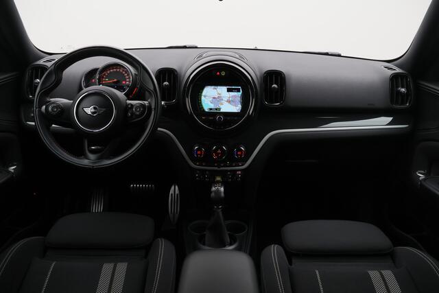 Mini COUNTRYMAN 1.5 Cooper S E ALL4 Plug-in Hybrid JCW-Pakket, Climate, Stoelverwarming, LED, Cruise, Navigatie, 17"