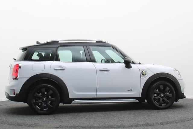 Mini COUNTRYMAN 1.5 Cooper S E ALL4 Plug-in Hybrid JCW-Pakket, Climate, Stoelverwarming, LED, Cruise, Navigatie, 17"
