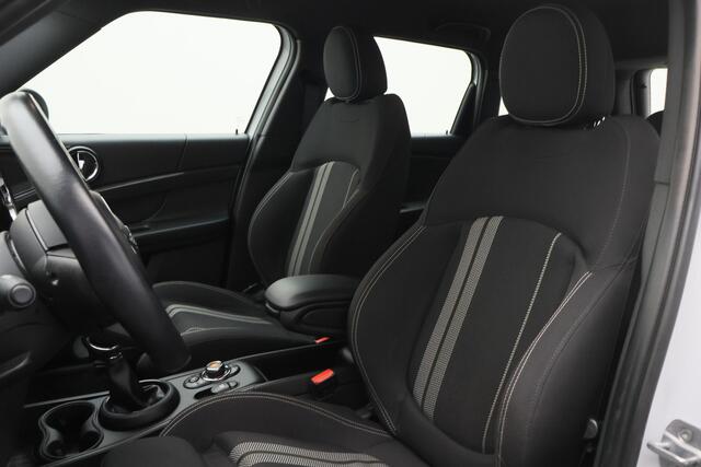 Mini COUNTRYMAN 1.5 Cooper S E ALL4 Plug-in Hybrid JCW-Pakket, Climate, Stoelverwarming, LED, Cruise, Navigatie, 17"