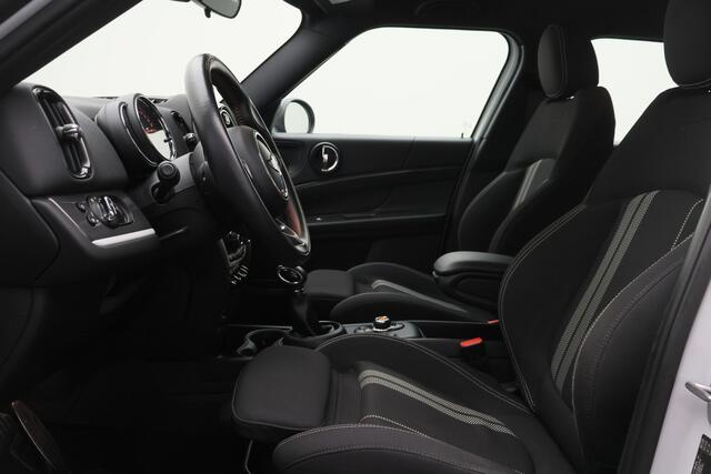 Mini COUNTRYMAN 1.5 Cooper S E ALL4 Plug-in Hybrid JCW-Pakket, Climate, Stoelverwarming, LED, Cruise, Navigatie, 17"
