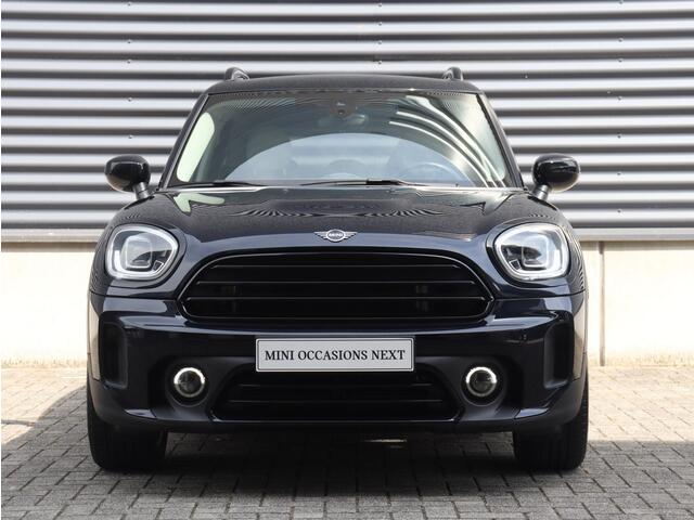 Mini COUNTRYMAN Cooper | Chili + Camera + Comfort Access + LED Koplampen + Getint Glas + Smartphone Integratie + Verwarmde Voorruit + 18" Pin Spoke zwart