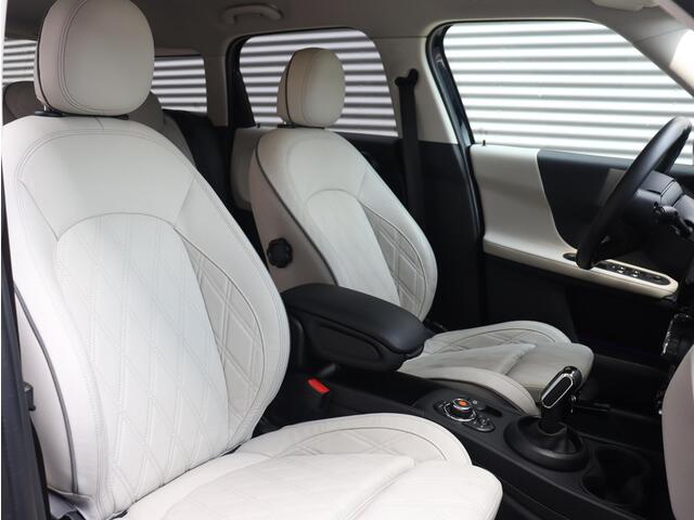Mini COUNTRYMAN Cooper | Chili + Camera + Comfort Access + LED Koplampen + Getint Glas + Smartphone Integratie + Verwarmde Voorruit + 18" Pin Spoke zwart
