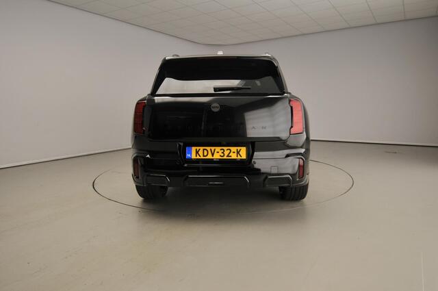 Mini COUNTRYMAN 1.5 C John Cooper Works L Comfort Access | Panoramadak | Driving Assistant Plus | Harman Kardon | Head-Up | Trekhaak | Stuurwielrand verwarmd