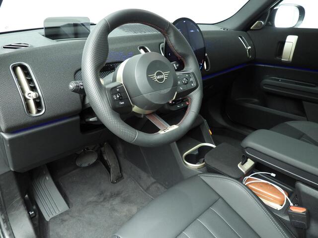 Mini COUNTRYMAN 1.5 C John Cooper Works L Comfort Access | Panoramadak | Driving Assistant Plus | Harman Kardon | Head-Up | Trekhaak | Stuurwielrand verwarmd