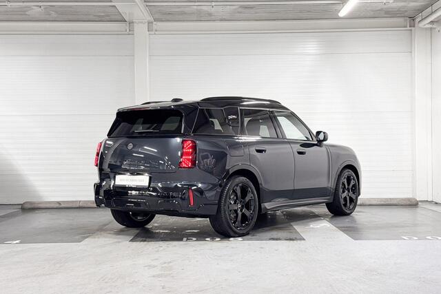 Mini COUNTRYMAN E | John Cooper Works uitvoering | Pakket L | 19" Runway Spoke JetBlack