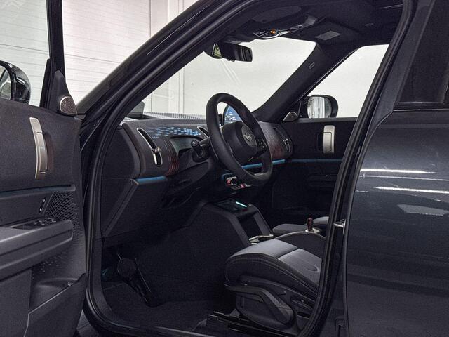 Mini COUNTRYMAN E | John Cooper Works uitvoering | Pakket L | 19" Runway Spoke JetBlack